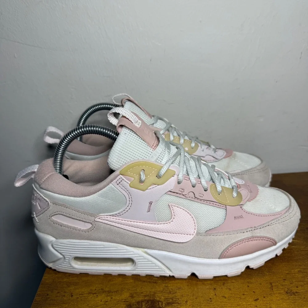Nike Air Max 90 Futura Running Shoes Womens Size 8.5 Pink DM9922-104